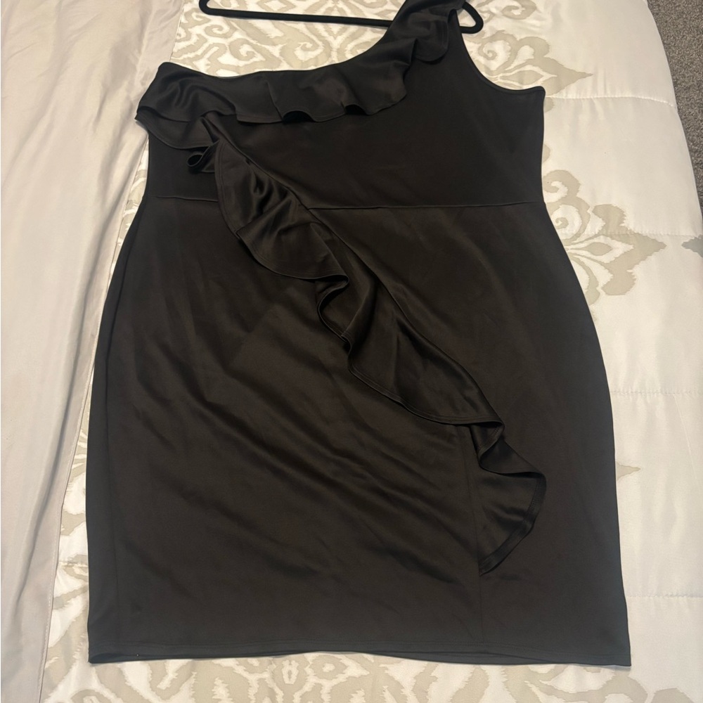 Elegant Black One-Shoulder Dress